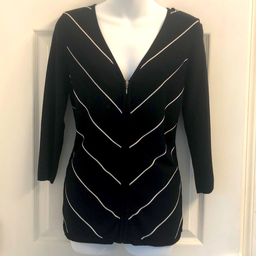 89 & Madison. Black and white knit top